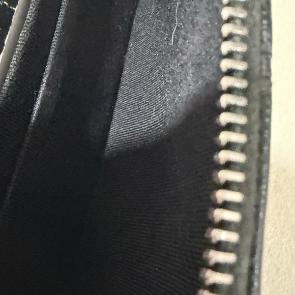 Chanel Black Quilted Leather crossbody Bag - Picture 9 of 14